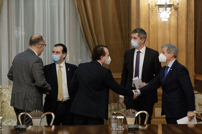 Miniștrii USR-PLUS și-au semnat demisiile, dar gestul nu va fi urmat de ceilalți membrii ai partidului