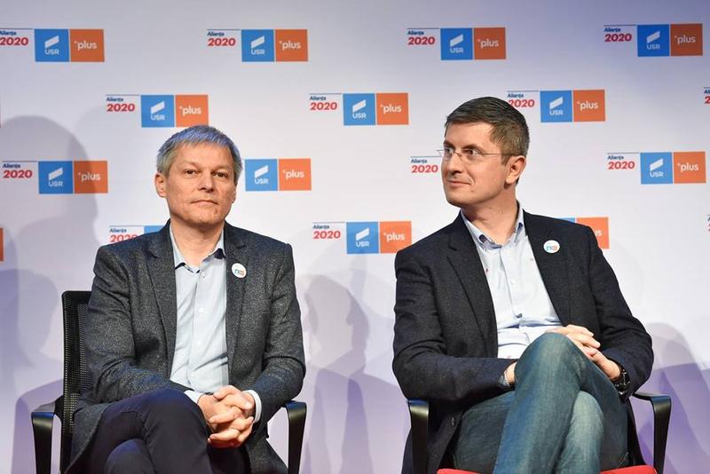Dan Barna și Dacian Cioloș: “Așteptăm o nouă propunere de prim-ministru, altfel vom depune moțiunea AUR/USR-PLUS luni la prima oră”