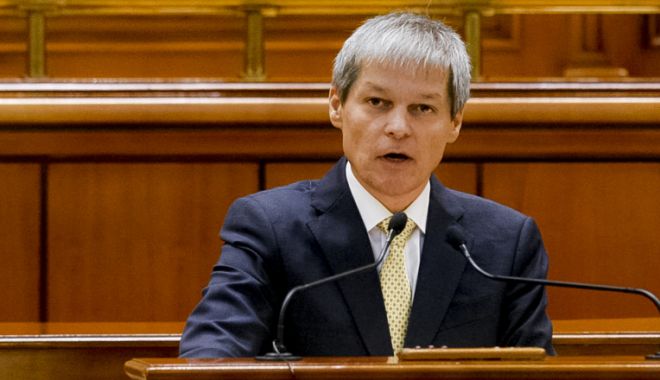 Guvernul Cioloş a fost respins la votul din Parlament