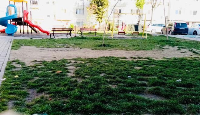 Primăria Năvodari continuă să amenajeze spaţiile verzi şi locurile de joacă