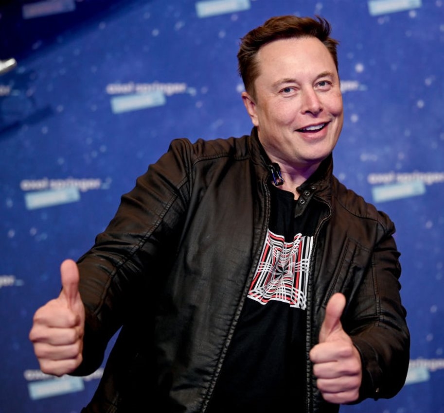 Elon Musk a întrebat utilizatorii Twitter dacă ar trebui să vândă 10% din acțiunile Tesla. Peste 3,5 milioane au răspuns