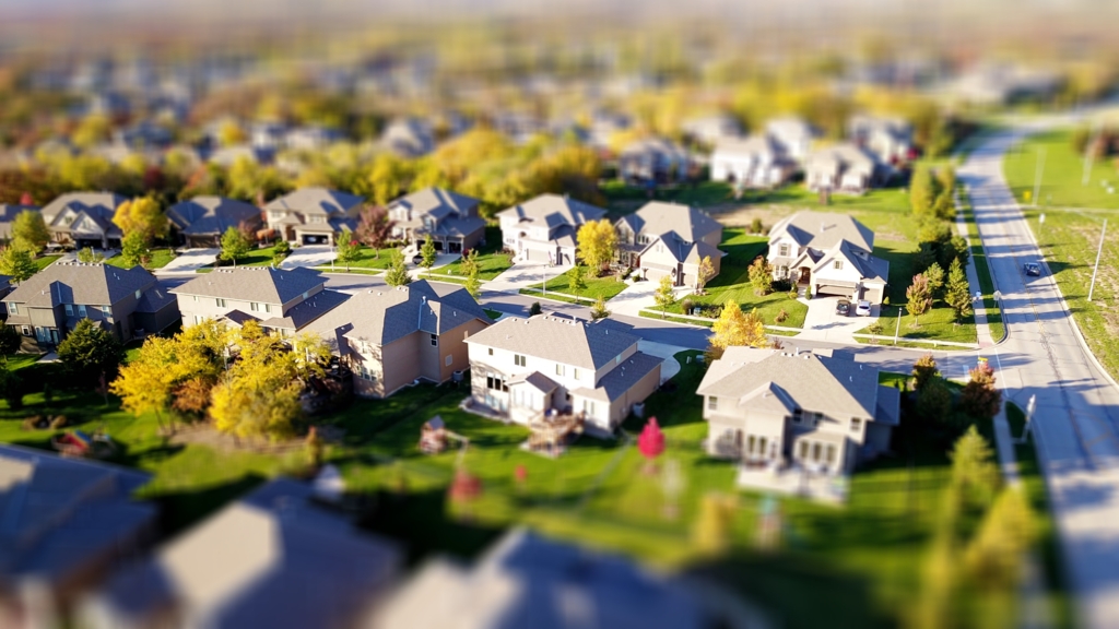 Cum se realizează cesiunea contractelor imobiliare şi ce presupune preluarea creditului ipotecar