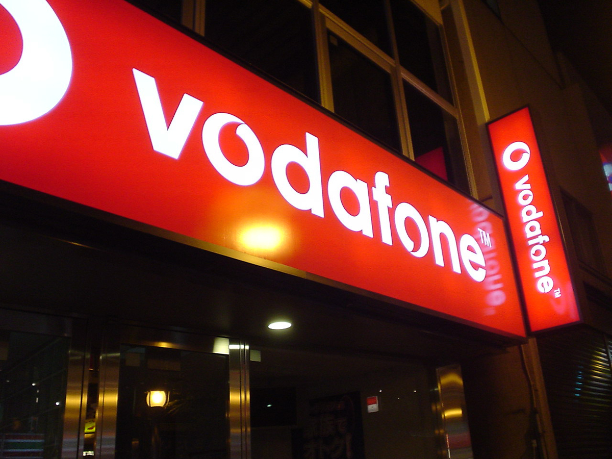 Vodafone România – amendă pentru GDPR. Datele unor clienți ar fi fost accesate neutorizat de către angajații companiei