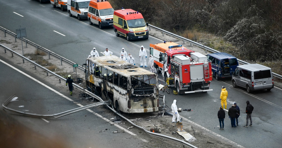 “Sunt arși până la cenușă”. Filmul tragediei din Bulgaria, în care 46 de oameni au murit blocați în autocarul în flăcări