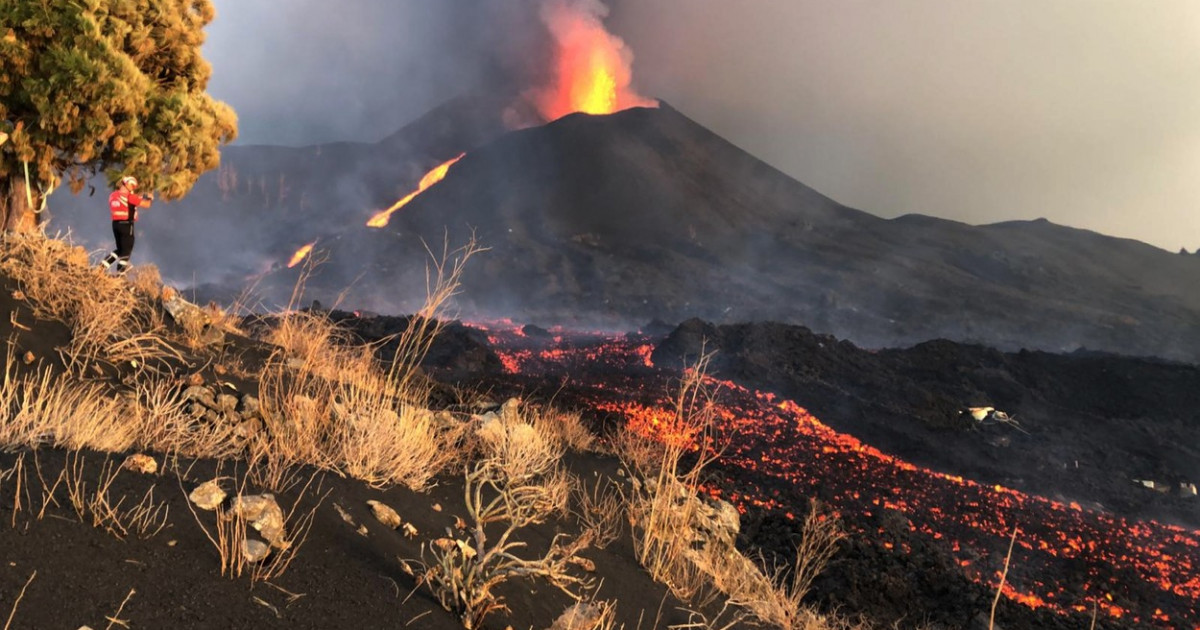 Vulcanul de pe insula La Palma erupe de 11 săptămâni și nu dă semne că s-ar opri. Pagubele au depășit deja 840 milioane de euro