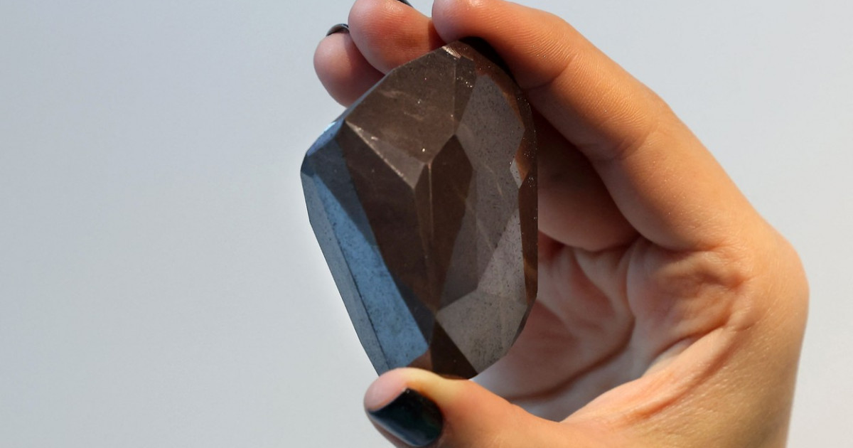 GALERIE FOTO Povestea diamantului negru uriaș „Enigma”, despre care se crede că provine din spațiu
