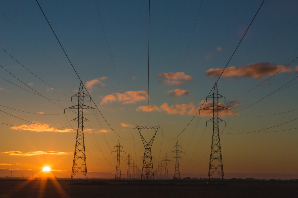Cu cât ar putea crește facturile la energie din aprilie dacă nu se iau măsuri