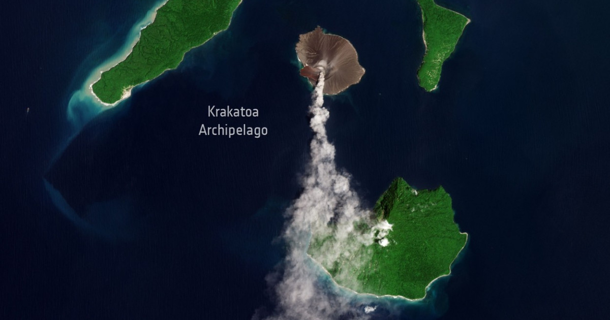 Un vulcan din Indonezia a expulzat în atmosferă o coloană de cenuşă înaltă de 1.500 de metri