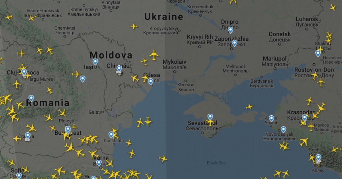 Trafic aerian intens în România. Avioanele evită Ucraina și zona Mării Negre unde rușii desfășoară exerciții