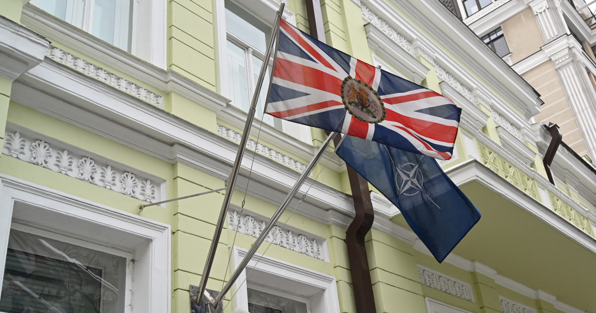 Ambasada Marii Britanii din Ucraina se mută din Kiev iar Londra își avertizează cetățenii să plece din țară