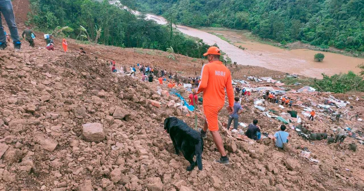 Cel puţin 14 morţi în India şi zeci de dispăruți, în urma unei alunecări de teren cauzate de ploile torenţiale