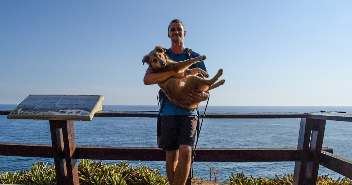 FOTO & VIDEO Povestea unui bărbat și a câinelui său care, timp de 7 ani, au făcut înconjurul lumii pe jos
