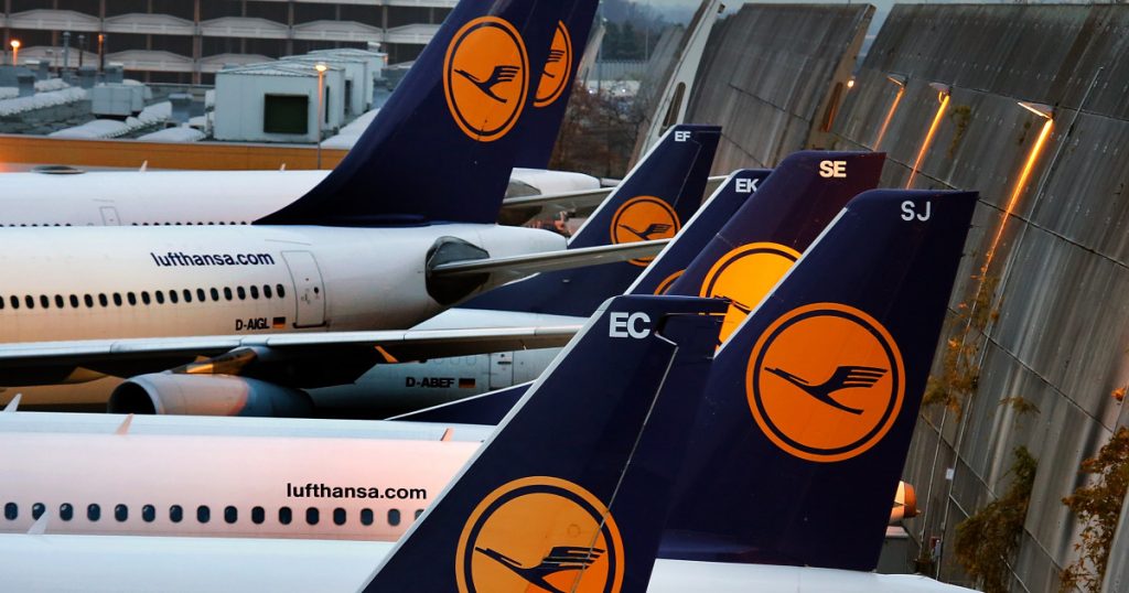 Un însoțitor de bord Lufthansa face dezvăluiri despre haosul zborurilor: Mizerie, probleme de securitate, în avioane nu mai e mâncare