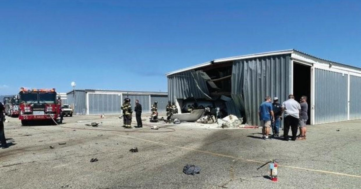 Două avioane s-au ciocnit deasupra unui aeroport din California. Mai mulți oameni au murit