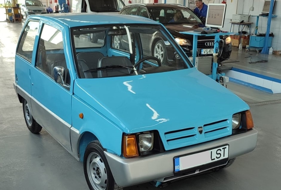 O Dacia 500 Lăstun readusă la viață a ajuns la Registrul Auto Român. Ce viteză poate atinge “fiara de plastic”