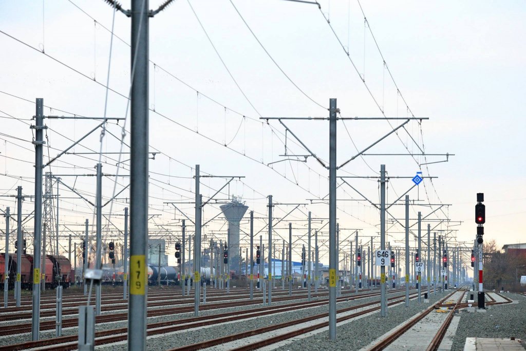 CFR a semnat contractul de modernizare și electrificare pe o secțiune din Cluj-Episcopia Bihor. Trenurile de călători ar ajunge la 160 km/h