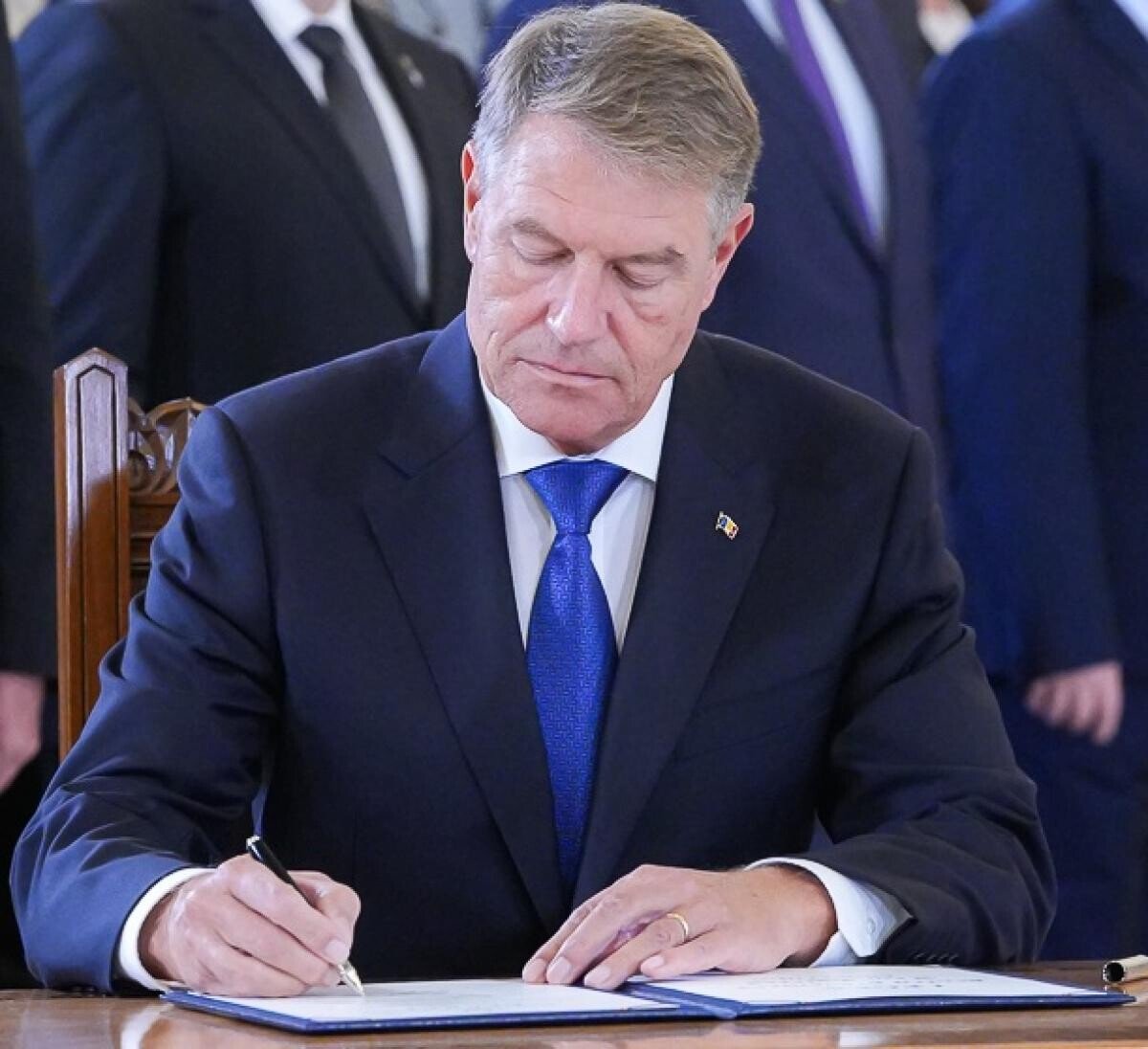 Klaus Iohannis a semnat decretul pentru ajutorarea financiară a pensionarilor