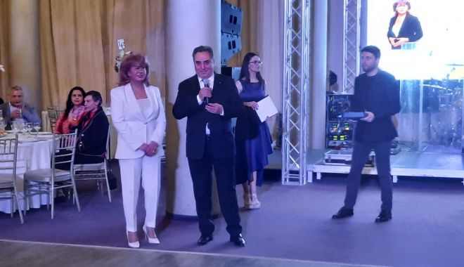 LIVE TEXT Gala ExcelenÈei Èi PerformanÈei feminine reuneÈte personalitÄÈile ConstanÈei. IATÄ PREMIANTELE!