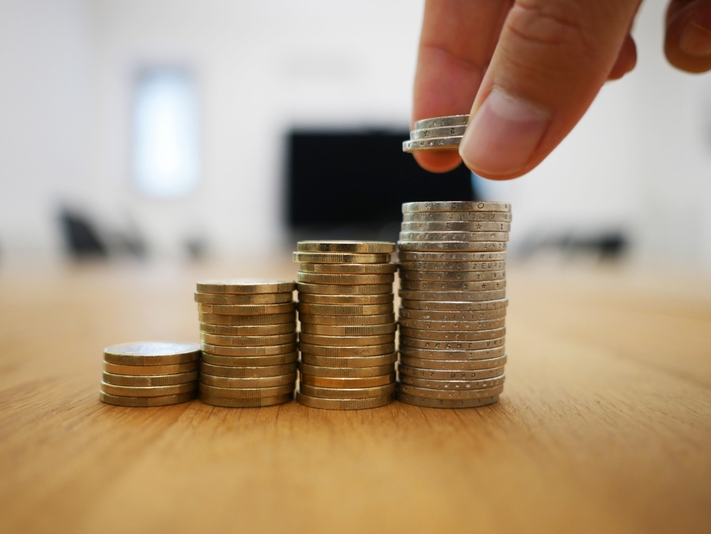 De ce creșterea impozitelor nu e o soluție pentru deficitul bugetar. ”Reduceți risipa înainte de a cere contribuabililor un leu în plus”