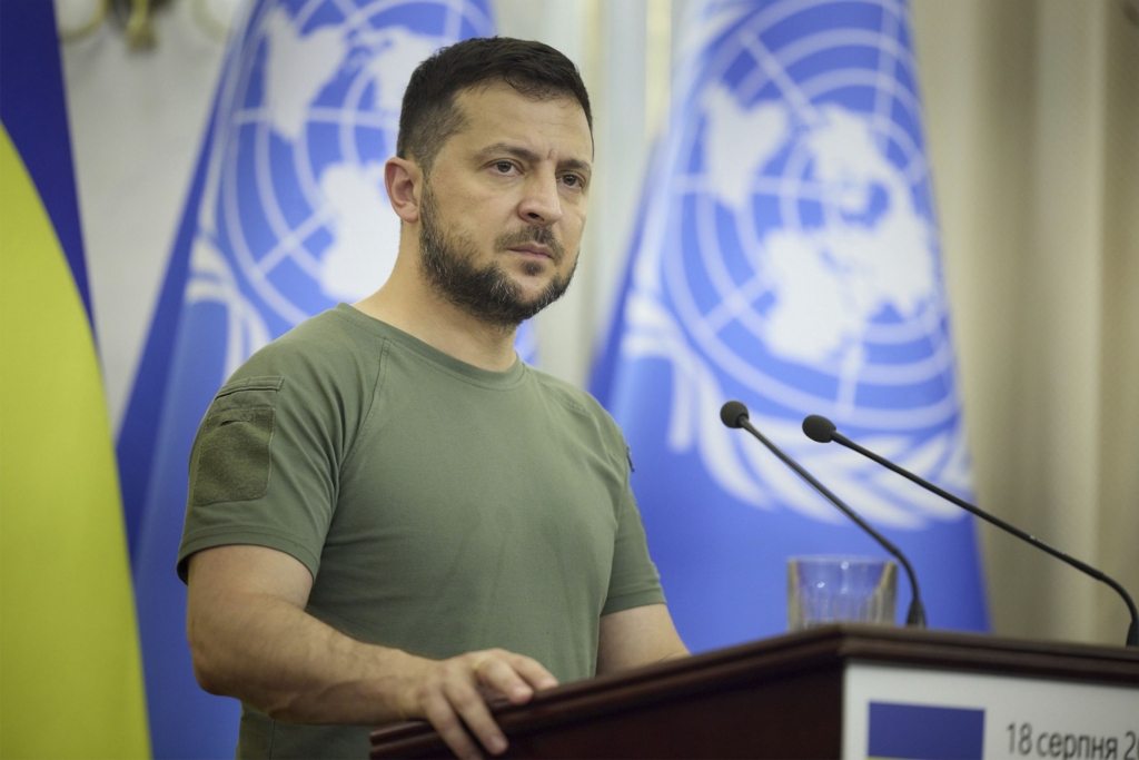 Zelenski cere întrunirea Consiliului NATO-Ucraina pentru a discuta problema transportului cerealelor pe Marea Neagră