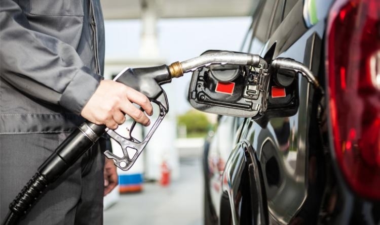 Prețul carburanților în România în creștere în prima zi din august. Cu cât se vinde un litru de benzină standard