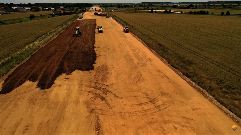 Progres remarcabil pe autostrada de sud a Bucureștiului. O firmă grecească amenințată cu rezilierea bate acum la viteză chiar și UMB