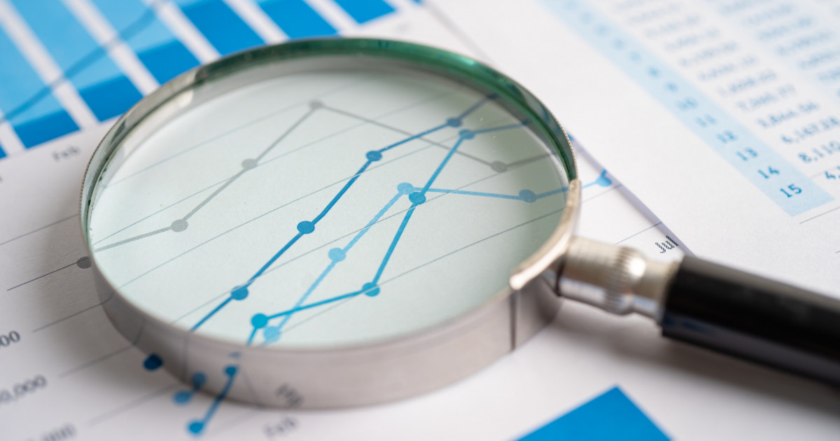 Bursele europene au scăzut puternic după ce Fitch a retrogradat rating-ul de țară al SUA