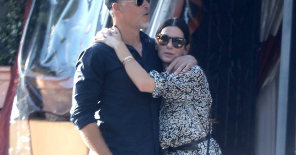 Iubitul actriţei Sandra Bullock a murit la vârsta de 57 de ani. Bryan Randall suferea de ALS