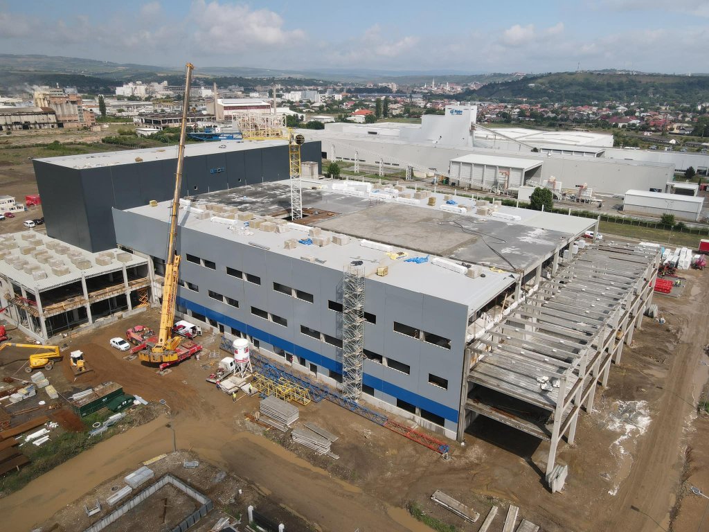 IMAGINI de pe șantierul celei mai noi fabrici de medicamente din județul Cluj! Costă 50 mil. euro și va genera 400 de locuri de muncă