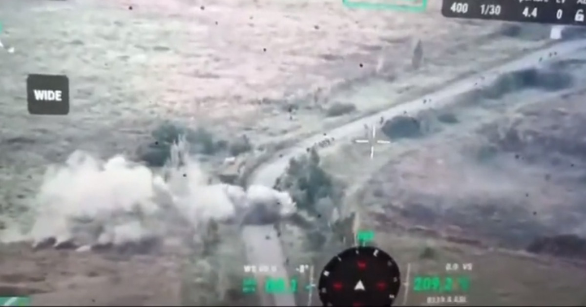 „Este pur și simplu un carnagiu”. Ucrainenii au lansat bombe cu dispersie asupra unui grup de militari ruși surprinși în câmp deschis