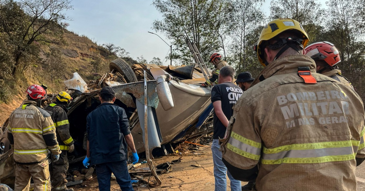 7 morți și 36 de răniți după ce un autocar cu suporteri s-a răsturnat în Brazilia. Șoferul a strigat că nu are frâne