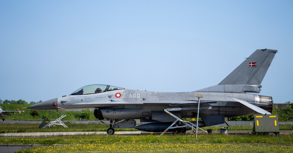 Ucraina poate folosi avioanele F-16 donate doar pe teritoriul său. “Acelea sunt condiţiile, fie că este vorba de tancuri sau avioane”