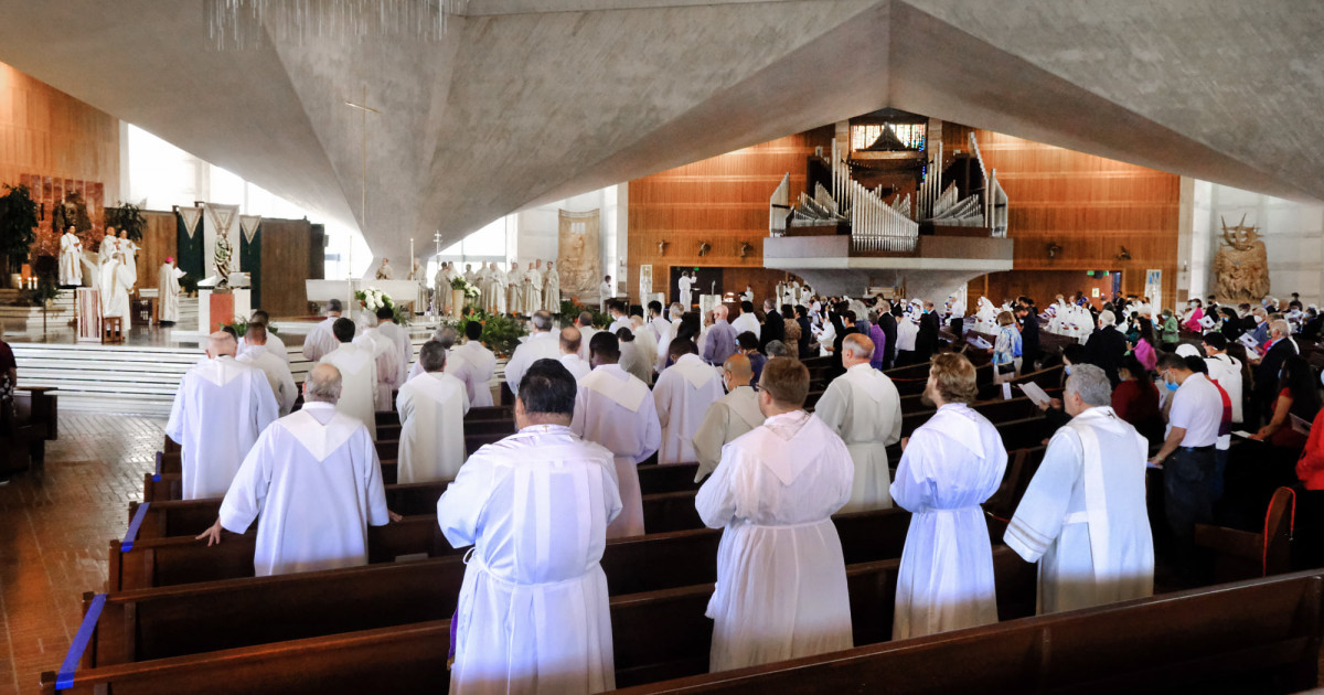 O arhiepiscopie din Statele Unite își declară falimentul din cauza proceselor pentru abuzurile sexuale ale preoților