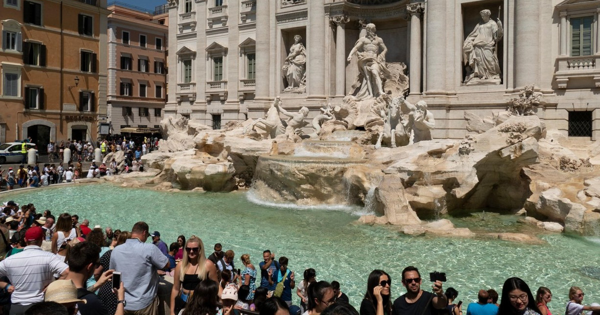Cod roşu de caniculă în Italia. MAE îi atenționează pe românii care vor să călătorească în zonele afectate