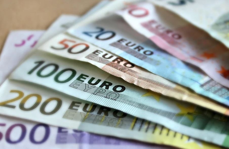 Creditele companiilor în zona euro au continuat să scadă în iulie. Cum arată estimările pentru rata inflației din luna august